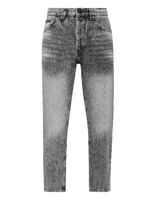 Men's Low - Rise Jeans in a Light Wash for a Casual and Youthful LookMen's Low - Rise Jeans in a Light Wash for a Casual and Youthful LookDenim Trousers Carrot Fit Iconic Plein