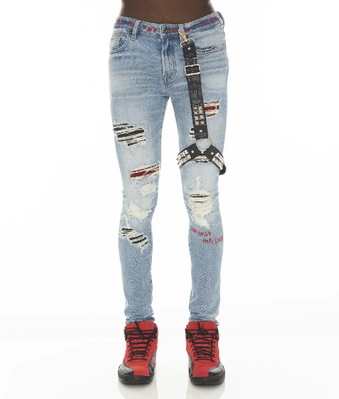 Men's Jeans with a Frayed Hem for a Casual and Effortless StyleMen's Jeans with a Frayed Hem for a Casual and Effortless StylePUNK SUPER SKINNY 220 STUD MOTLEY CRUE IN CRUE