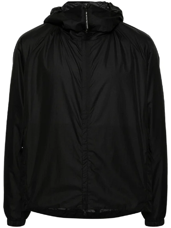 Men coats with multiple inner pockets for convenient storage of essentialsC.P. Company Metropolis Men's Coats