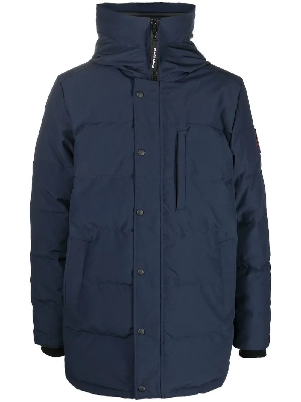 Men coats with multiple inner pockets for convenient storage of essentialsCanada Goose Men's Coats blue