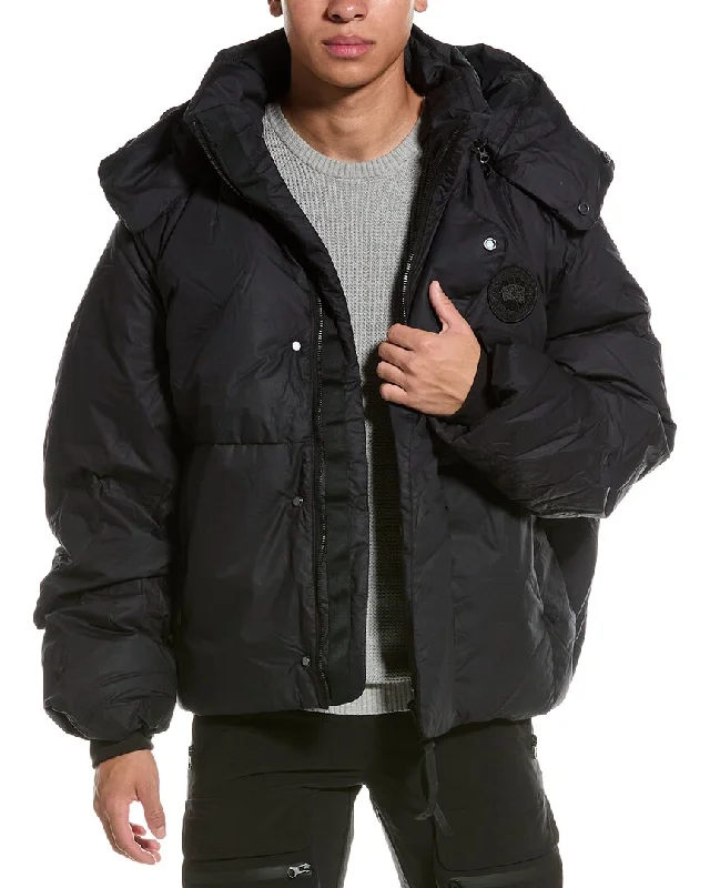 Men coats with a drawstring waist for a customizable fitCanada Goose Umba Coat