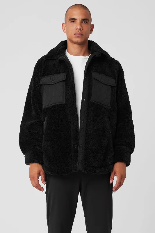 Hooded men jackets with a detachable faux - fur trim for added warmthSherpa Edge Shacket - Black